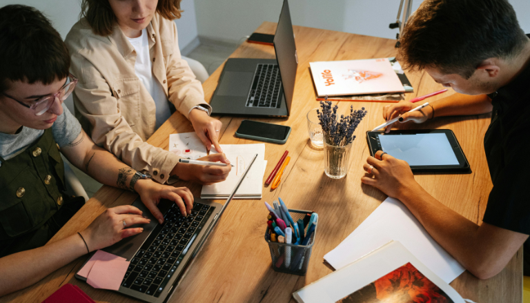 How Employee Experience and Workplace Experience Work Together